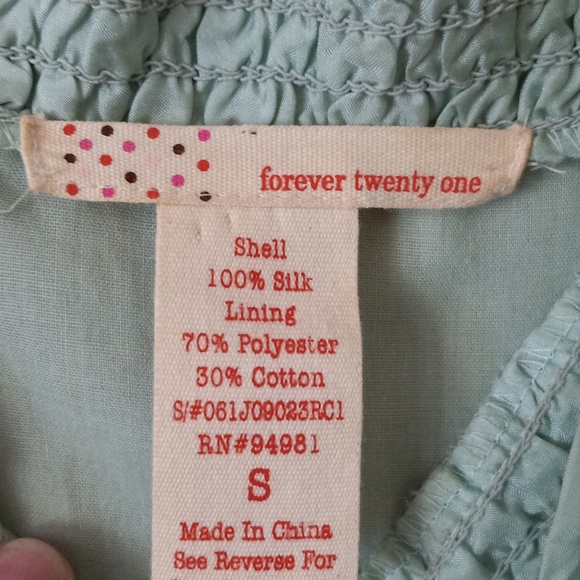 Pale Green Silk Dress - Picture 3 of 4